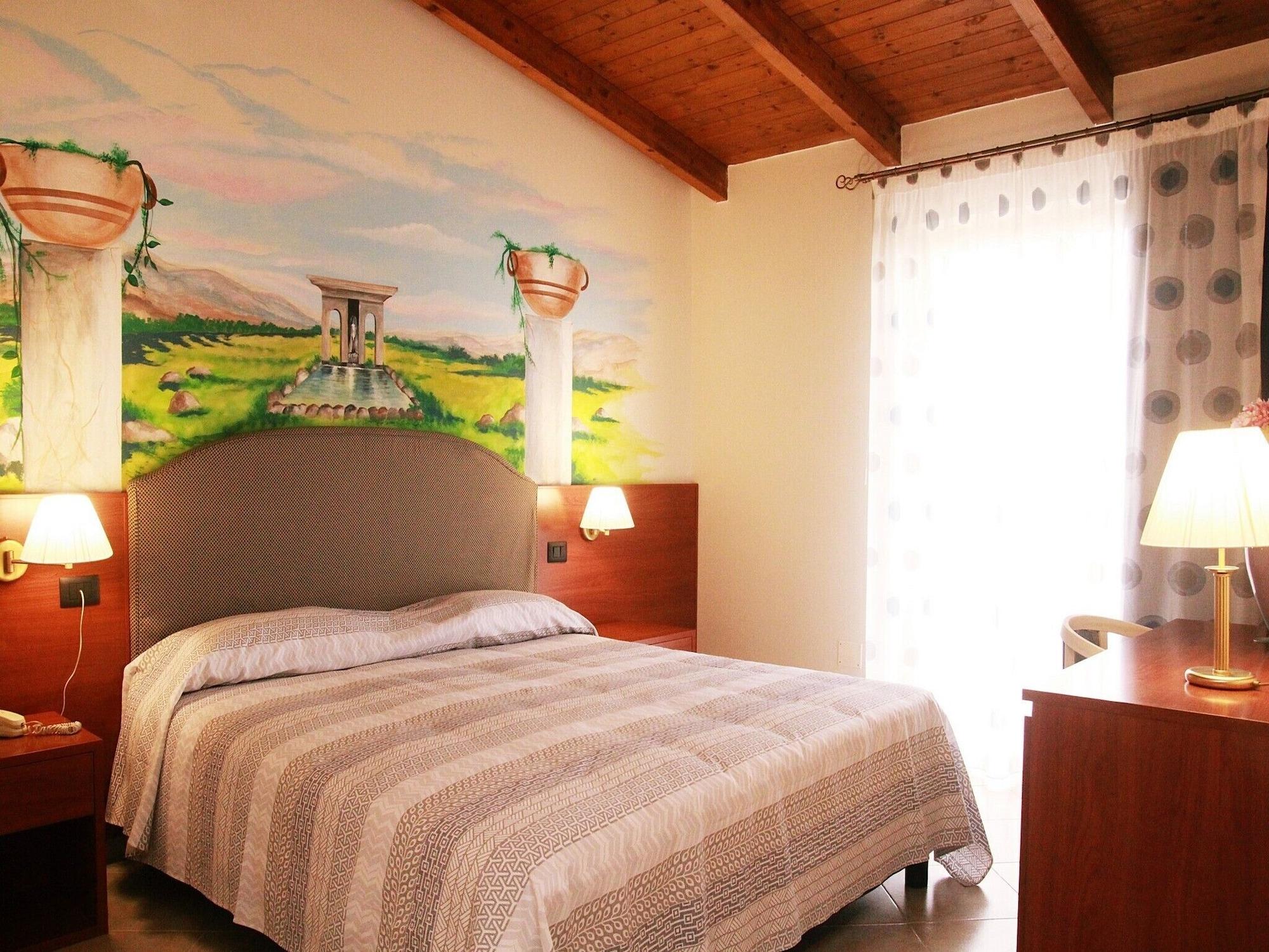 Hotel Tempio Lago Patria Esterno foto