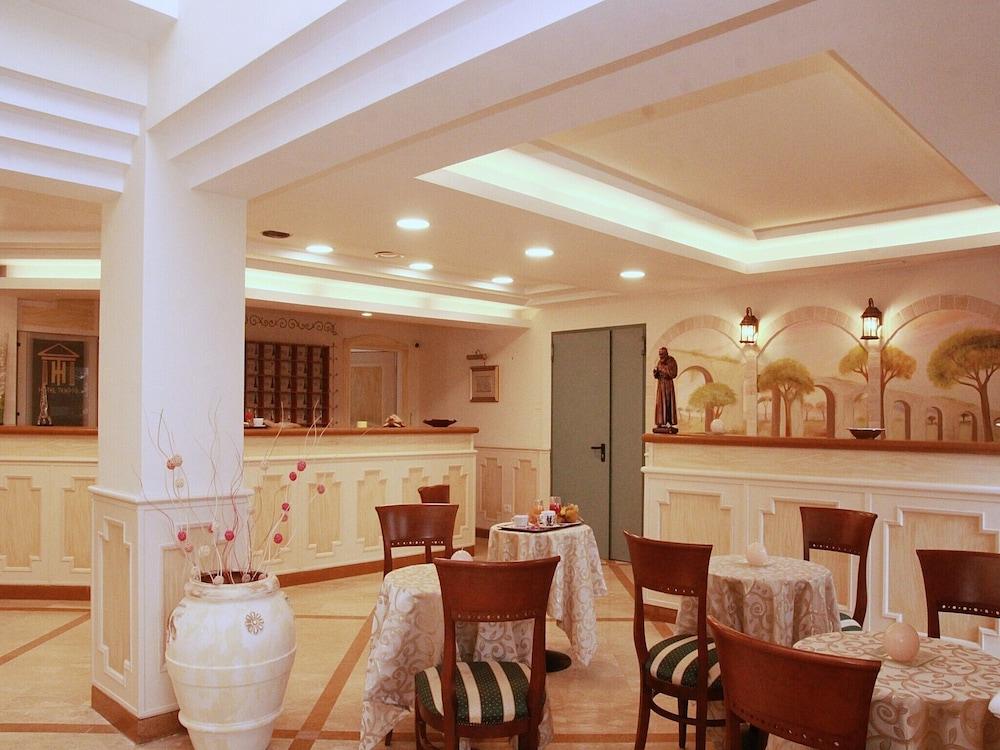 Hotel Tempio Lago Patria Esterno foto
